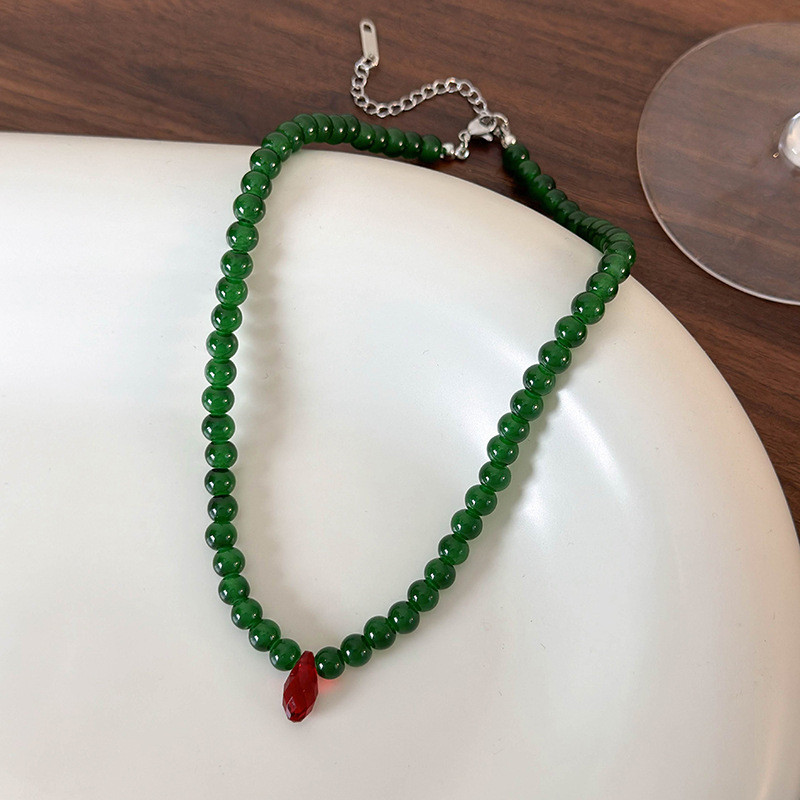 Vintage Fashion Look - Vintage Green Beaded Necklace with Red