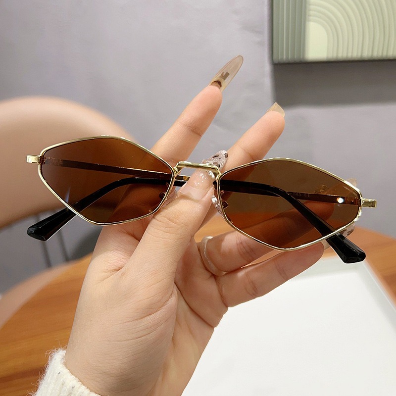 Trendy Polygonal Small Sunglas - Vintage Fashion In 2025 评论和价格