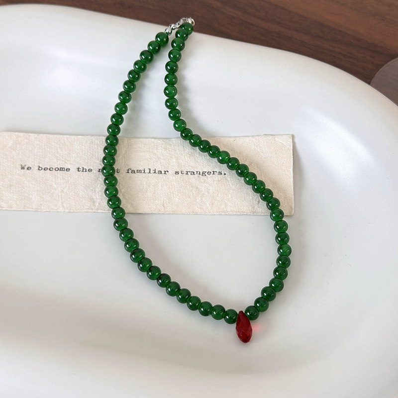 Vintage Green Beaded Necklace  - Vintage Fashion Look 评论和价格