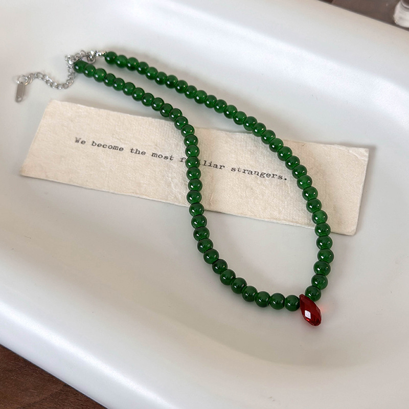 Vintage Green Beaded Necklace  - Vintage Fashion Look 评论和价格