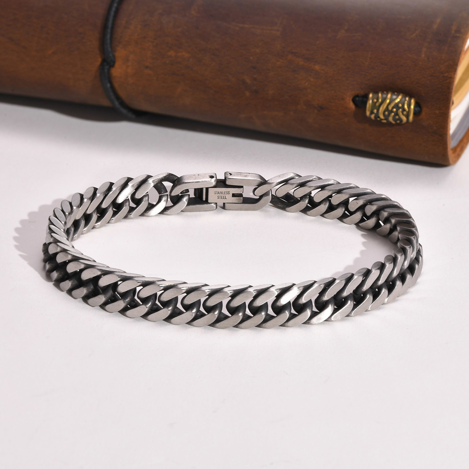 Vnox Chunky Retro Cuban Chain  - Vintage Fashion Retro Outfit 评论和价格