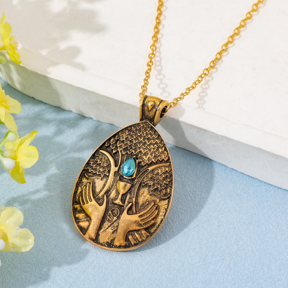 Vintage Game Pendant Necklace  - Vintage Fashion Videos 评论和价格