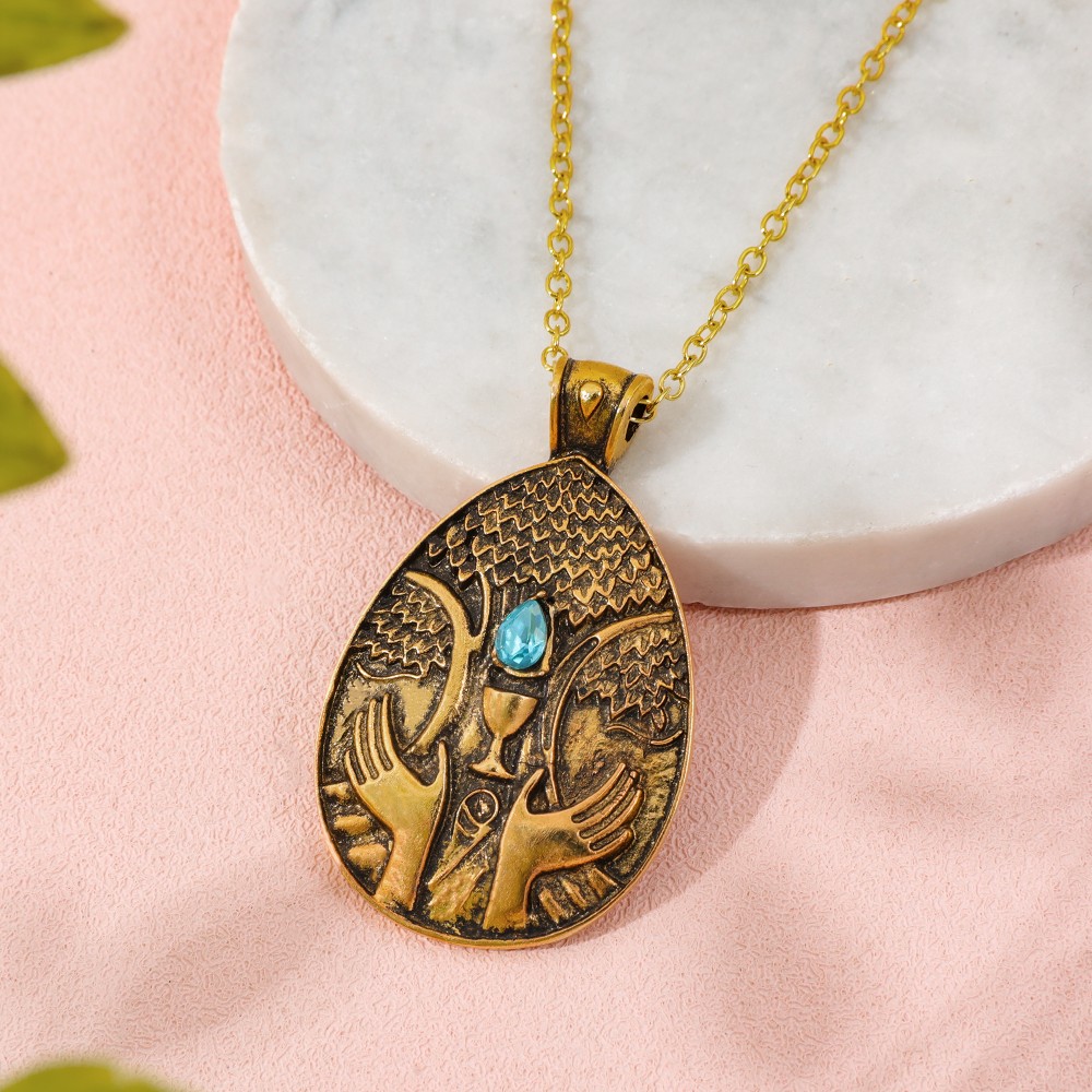 Vintage Game Pendant Necklace  - Vintage Fashion Videos 评论和价格