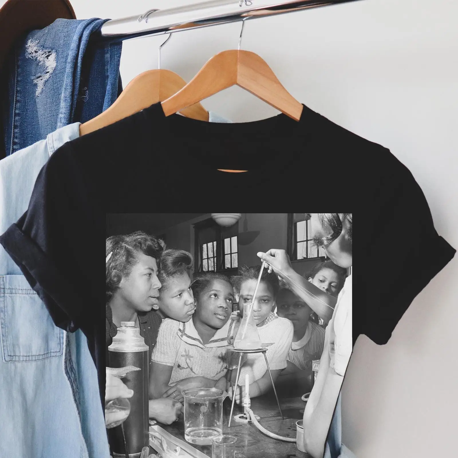 Black Girls in Science Class T - Vintage Fashion History 评论和价格